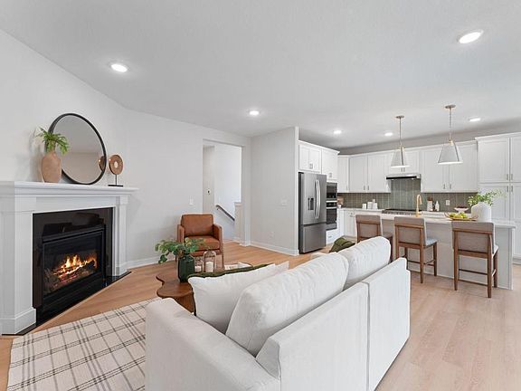 4th image of 38 Palomino Ct