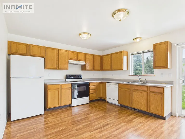 810 Mantle Dr #B — Photo 8