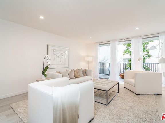 3rd image of 11687 Montana Ave APT 204