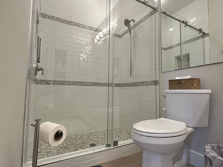 8837 E Bay Cir — Photo 12
