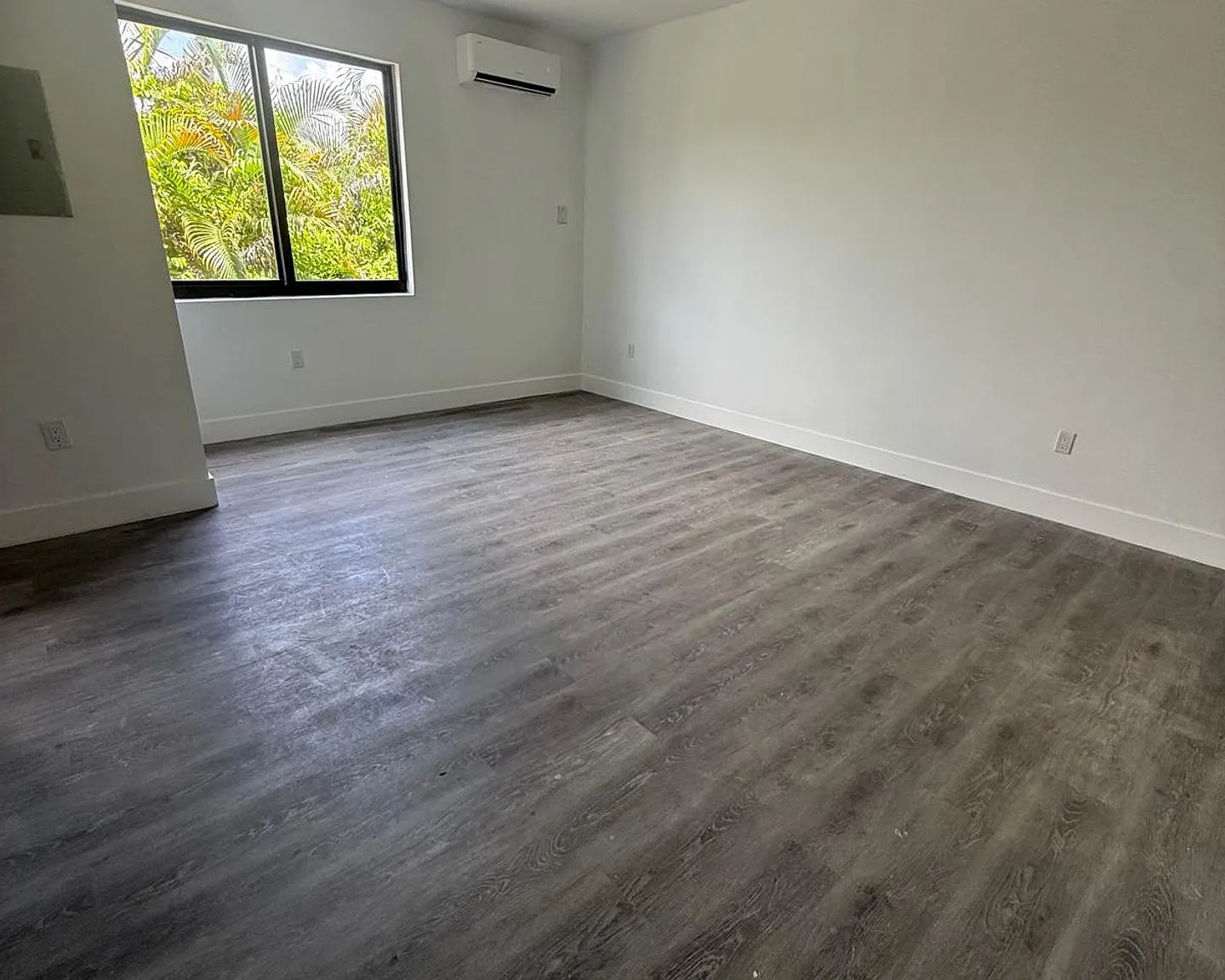 Studio from $1,500/mo & 1/1 from $1,600/mo, newly renovated/Estudio desde $1,500/mes y 1/1 desde ... — Photo 3