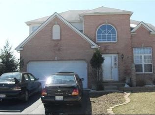 21 Trail Ridge Ct, Streamwood, IL 60107