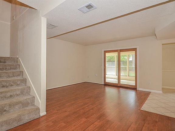 5th image of 714 Mountain Meadows Dr