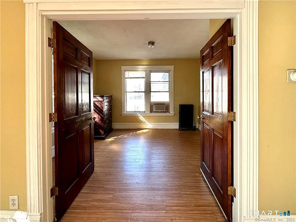 3 bed, 1.0 bath, 1177 sqft, $1,700 — Photo 4