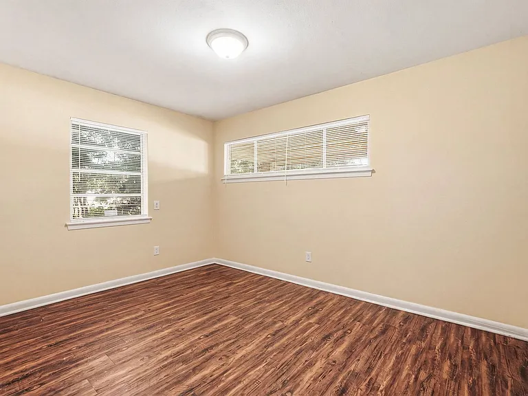 10227 Glenmawr Dr — Photo 17