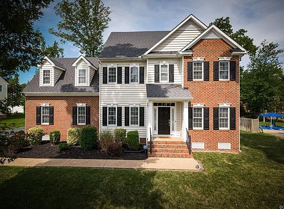 4th image of 1009 Staples Trace Ct