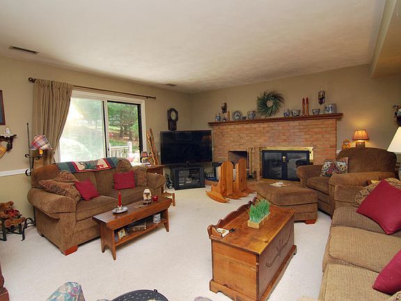 3rd image of 4023 Blandfield Dr