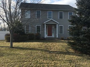 9 Deer Run, Rensselaer, NY 12144