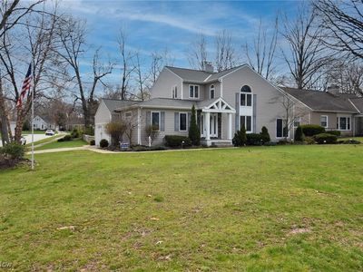 24007 Lake Rd, Bay Village, OH, 44140