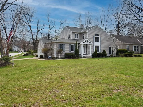 24007 Lake Rd, Bay Village, OH 44140