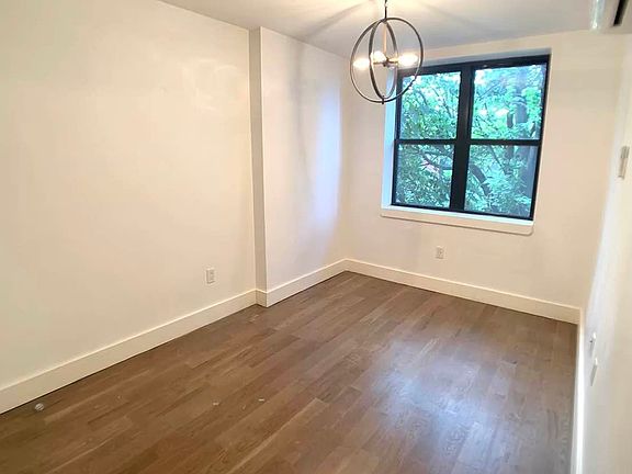 5th image of 824 Saint Johns Pl #3L
