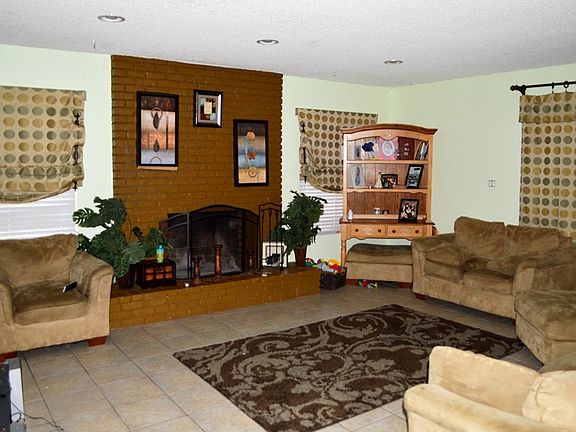 4th image of 1117 W Avenue J10