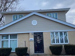 8940 S 49th Ave, Oak Lawn, IL 60453