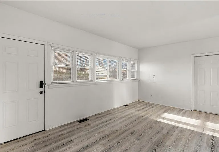 28 Crescent Dr — Photo 7