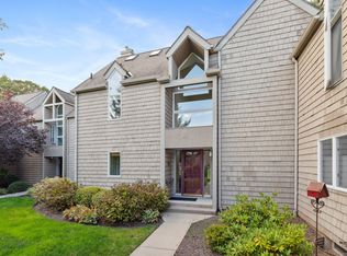 30 Timberwood Rd, West Hartford, CT 06117