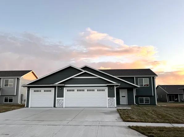 1009 Birch St, Harrisburg, SD 57032