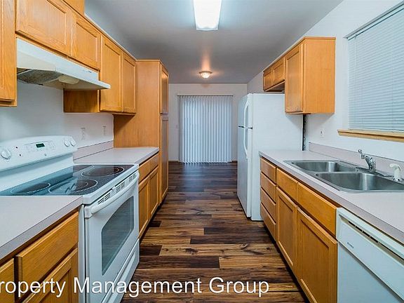 2nd image of 106 E Grand St #2