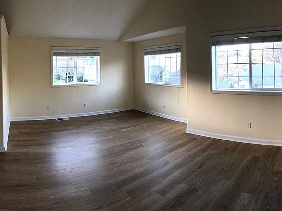 5th image of 154 Integra Ave SE