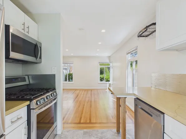 1735 Spruce St APT 3, Berkeley, CA 94709