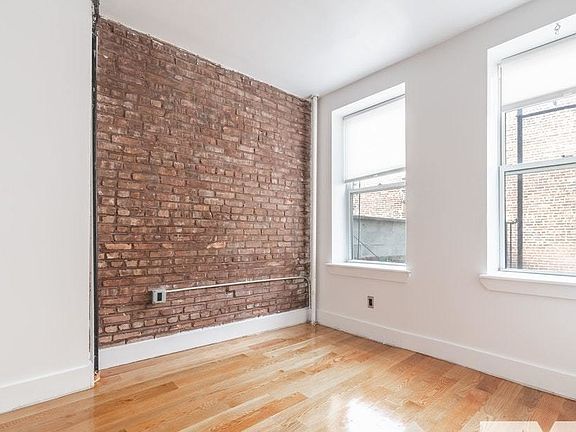 3rd image of 11 Humboldt St APT 2
