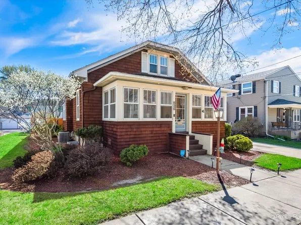 620 Kensington Pl, Aurora, IL 60506
