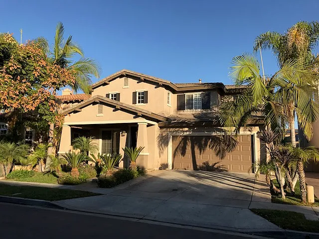 5 bed, 2746 sqft, $5,520 — Photo 1