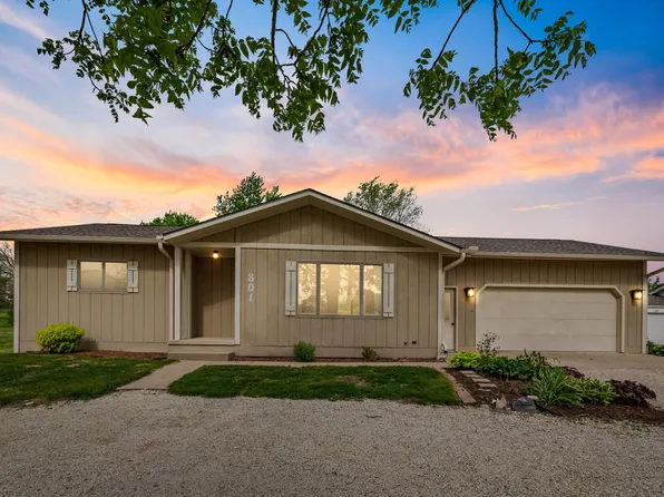 301 May St, Radcliffe, IA 50230