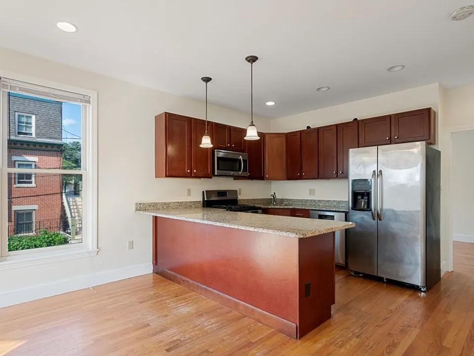 85 Fort Ave #1