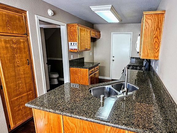 3rd image of 8429 Snow View Pl