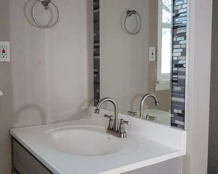 5460 Hamilton Ave — Photo 16