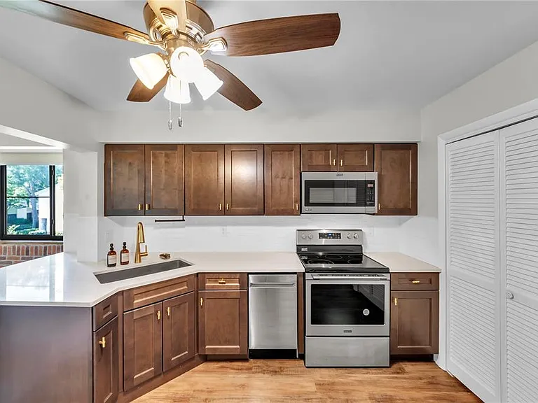 4114 Pinelake Ln #202 — Photo 9