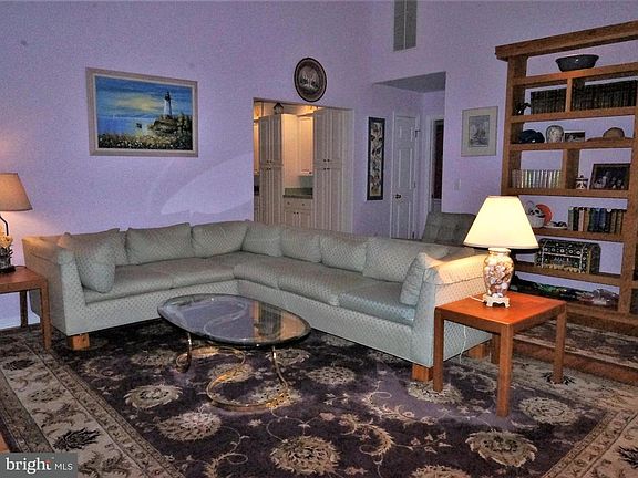 2nd image of 12 Coral Ln