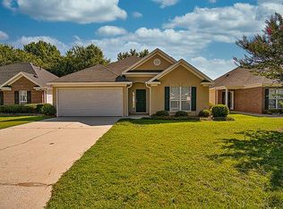 118 Pin Oak Dr, Greenwood, SC 29649