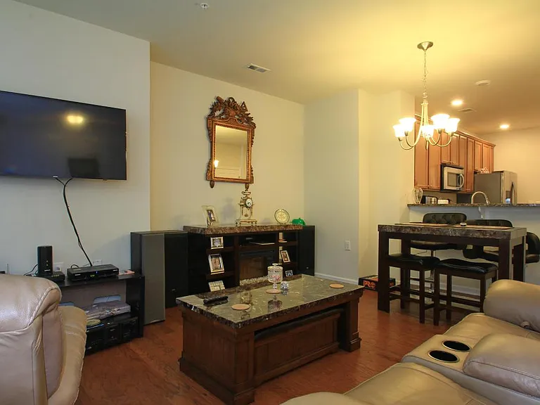 22 Clover Ln — Photo 3