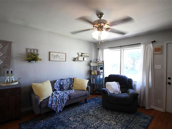 5th image of 2812 Dogwood Dr