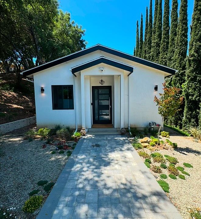 1st image of 15752 Royal Ridge Rd