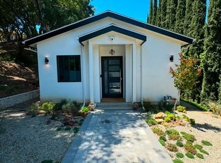 15752 Royal Ridge Rd, Sherman Oaks, CA 91403