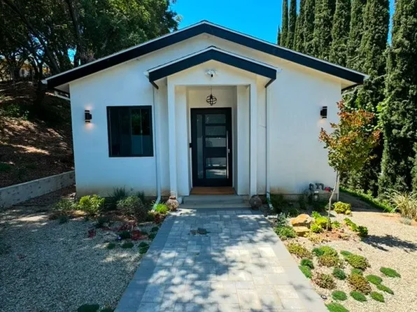 15752 Royal Ridge Rd, Sherman Oaks, CA 91403