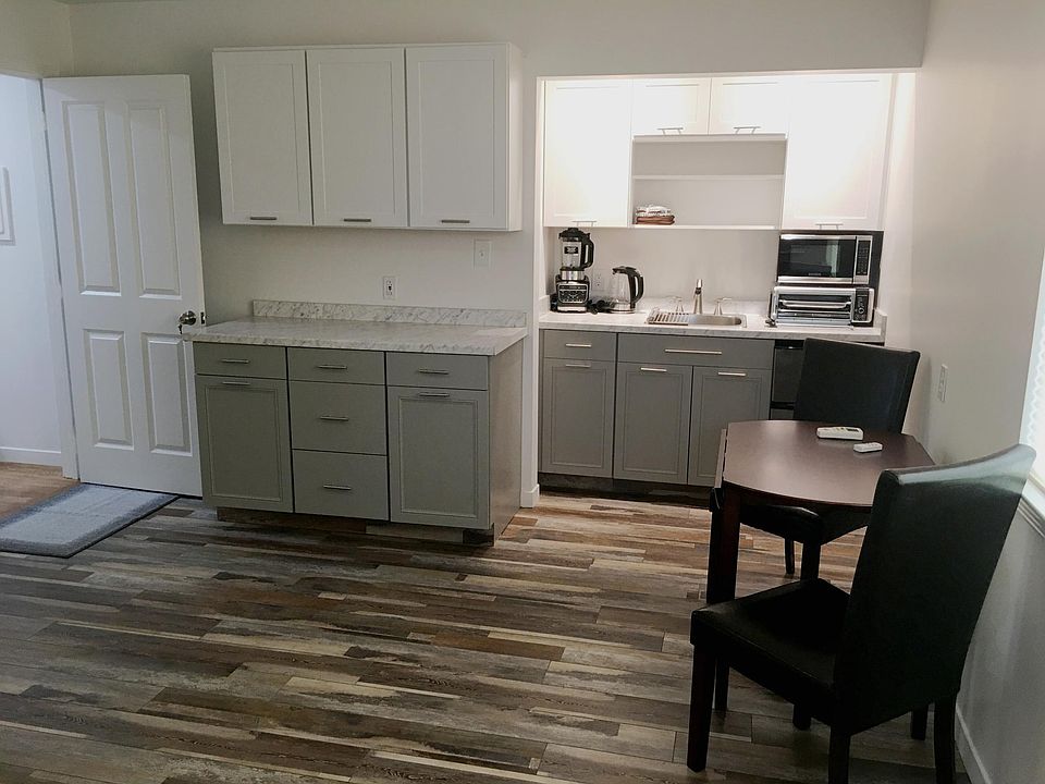 1st image of 582 Fernando Dr #1