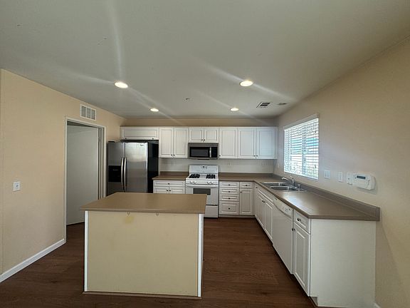 4th image of 16069 Papago Pl