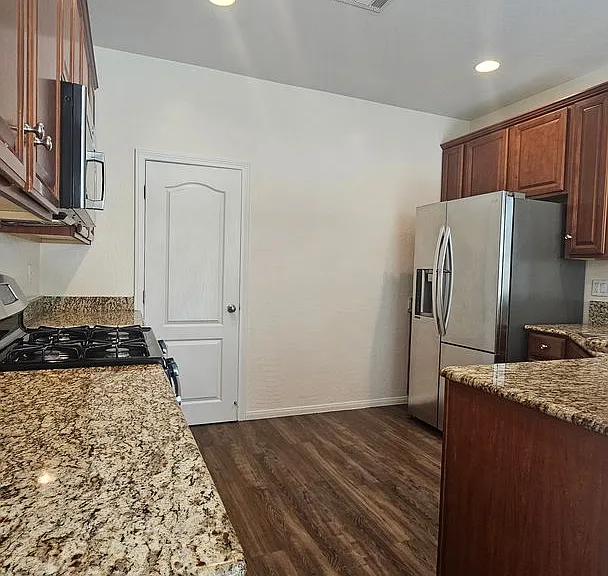 5367 Glenburnie St — Photo 10