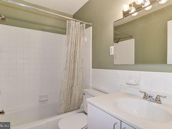 2nd image of 10655 Montrose Ave #M1