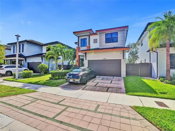 15501 NW 88th Ave, Hialeah, FL 33016