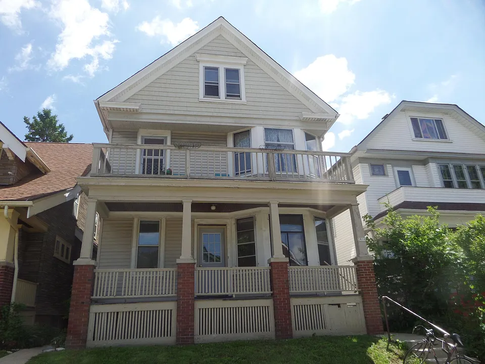 2816 N Fratney St #4