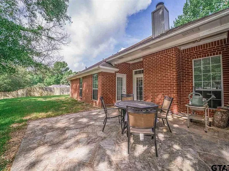 3117 Campus Cir — Photo 3