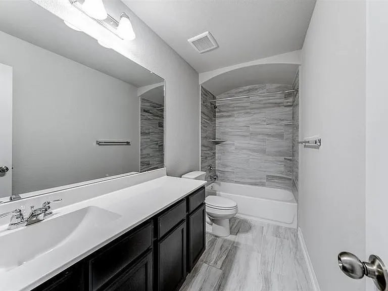 2702 Golden Hills Ct — Photo 18