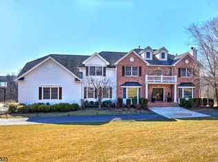 10 Whispering Meadow Dr, Morris Township, NJ 07960