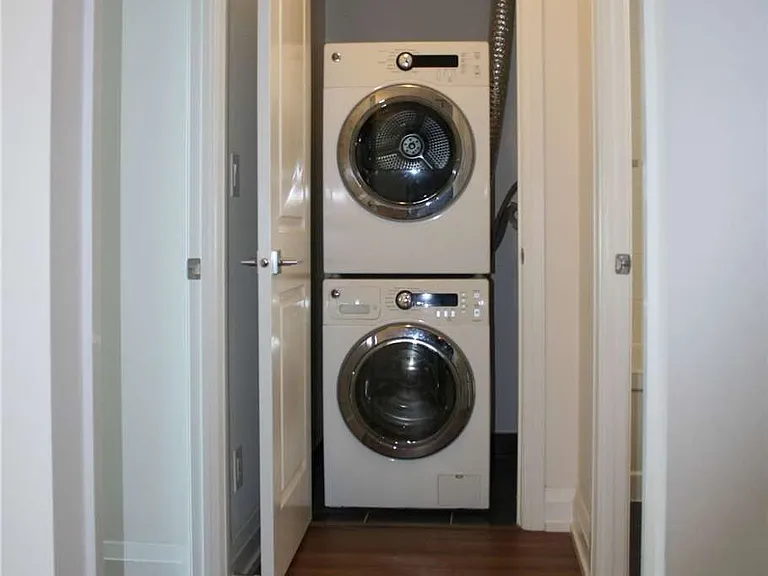7165 Yonge St #2211 — Photo 5