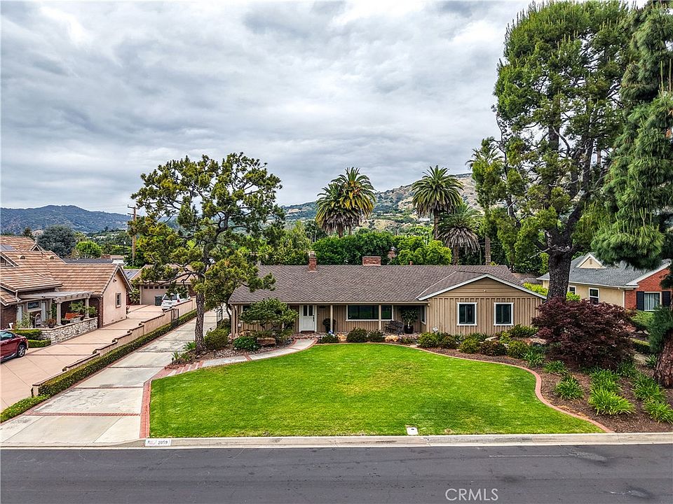 1st image of 2059 Country Club Dr