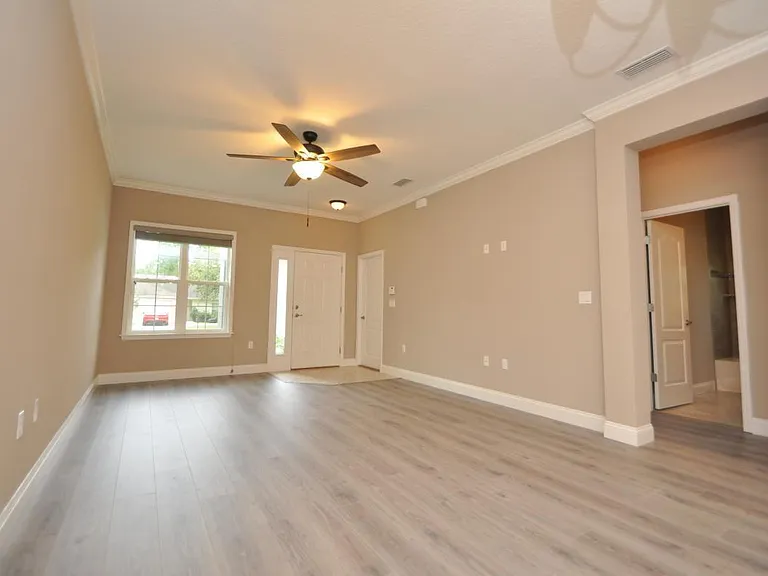 11 Ullynn Pl #A — Photo 2